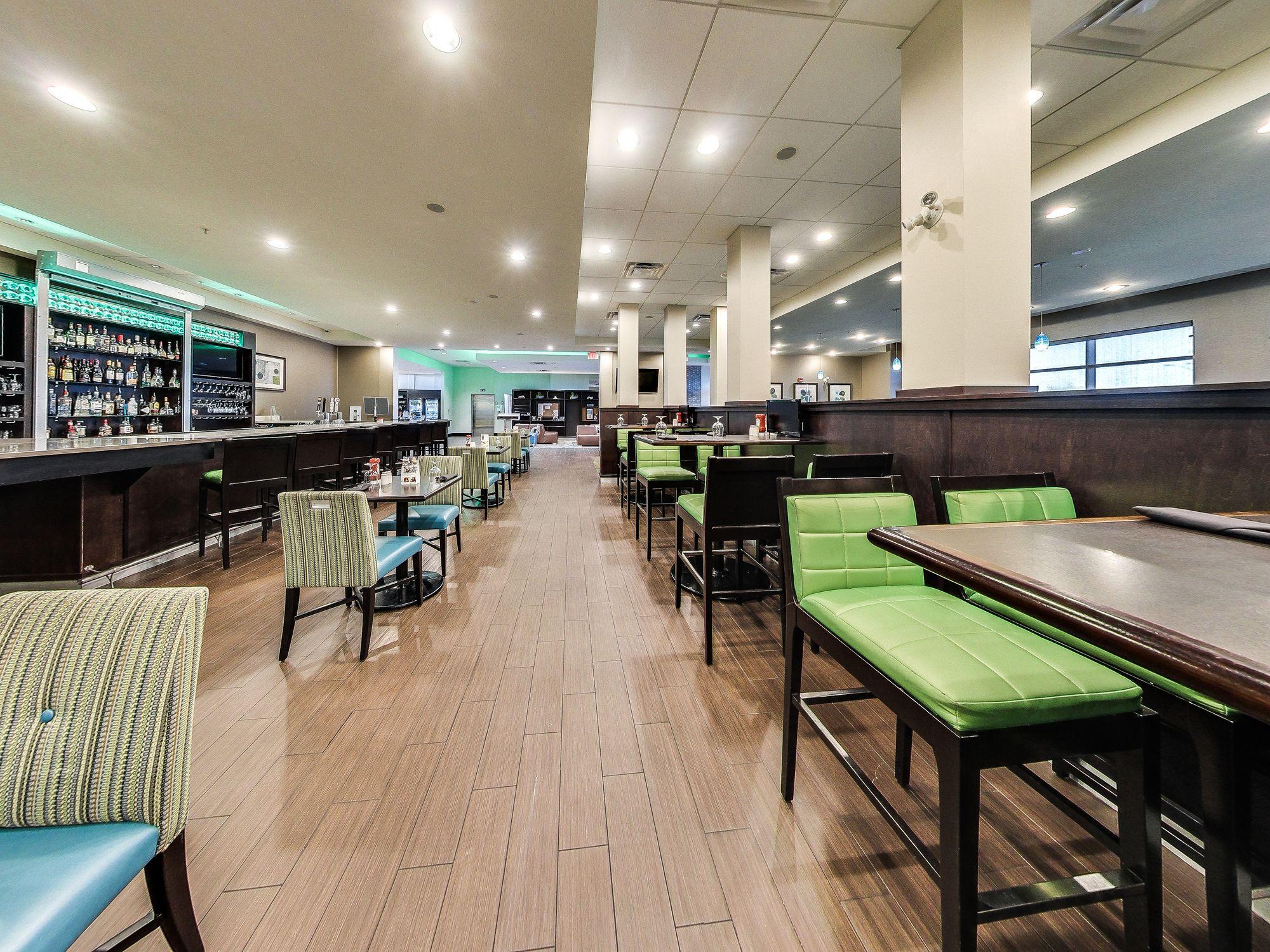 Holiday Inn Hotel & Suites Edmonton Airport Conference Centre By Ihg Nisku Bagian luar foto