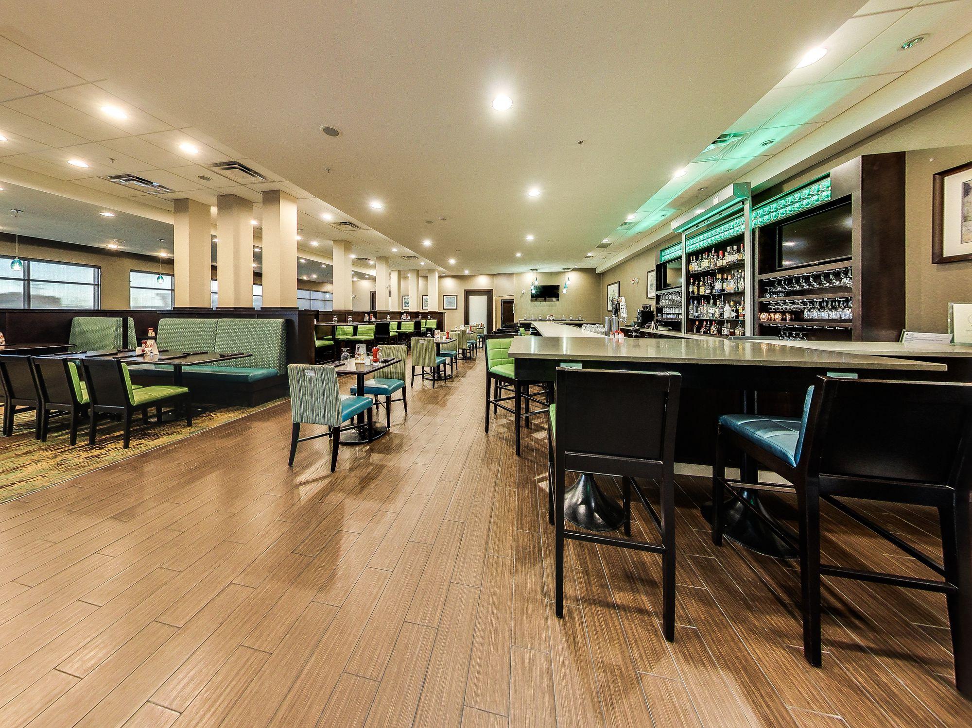 Holiday Inn Hotel & Suites Edmonton Airport Conference Centre By Ihg Nisku Bagian luar foto