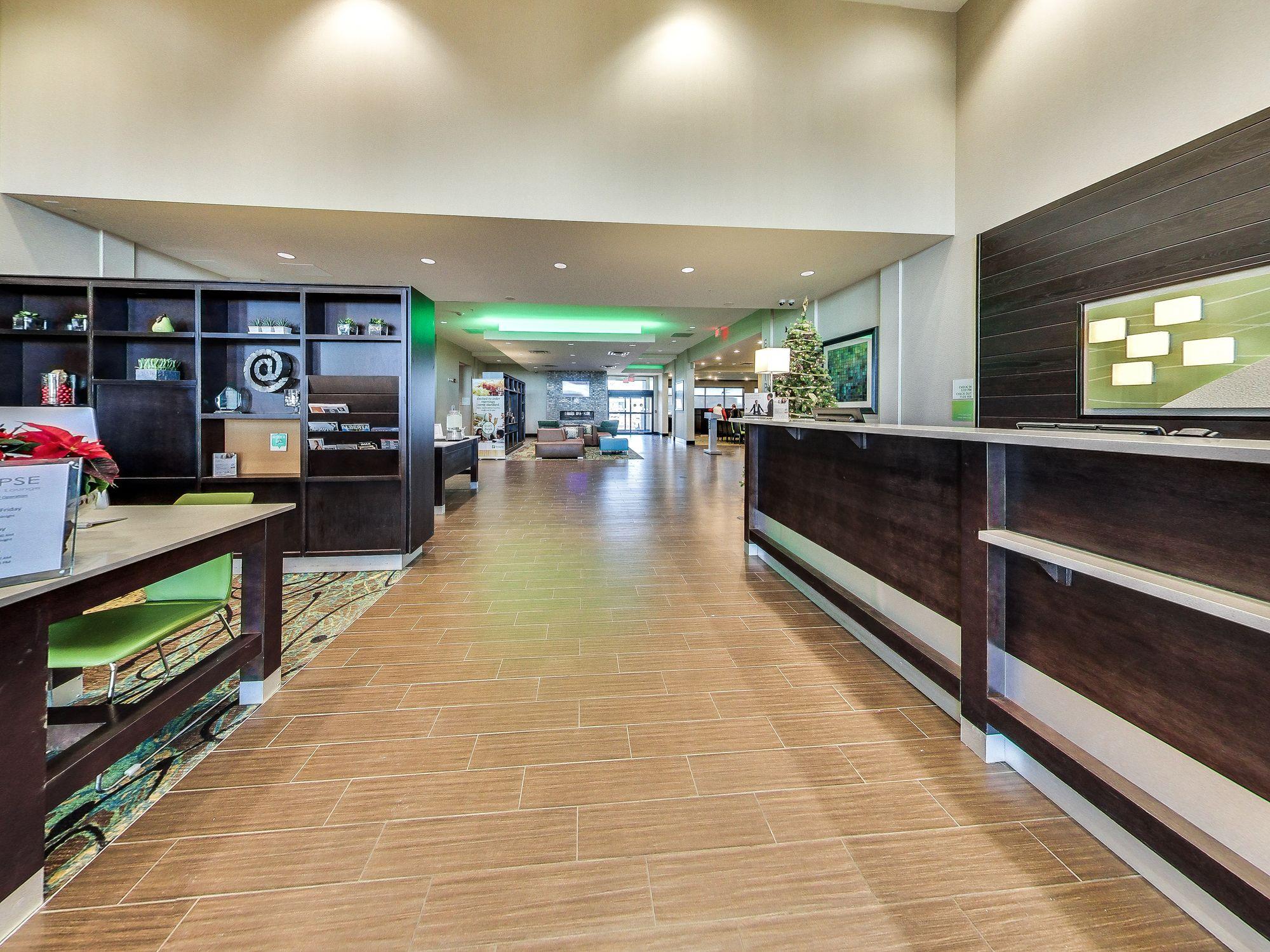 Holiday Inn Hotel & Suites Edmonton Airport Conference Centre By Ihg Nisku Bagian luar foto