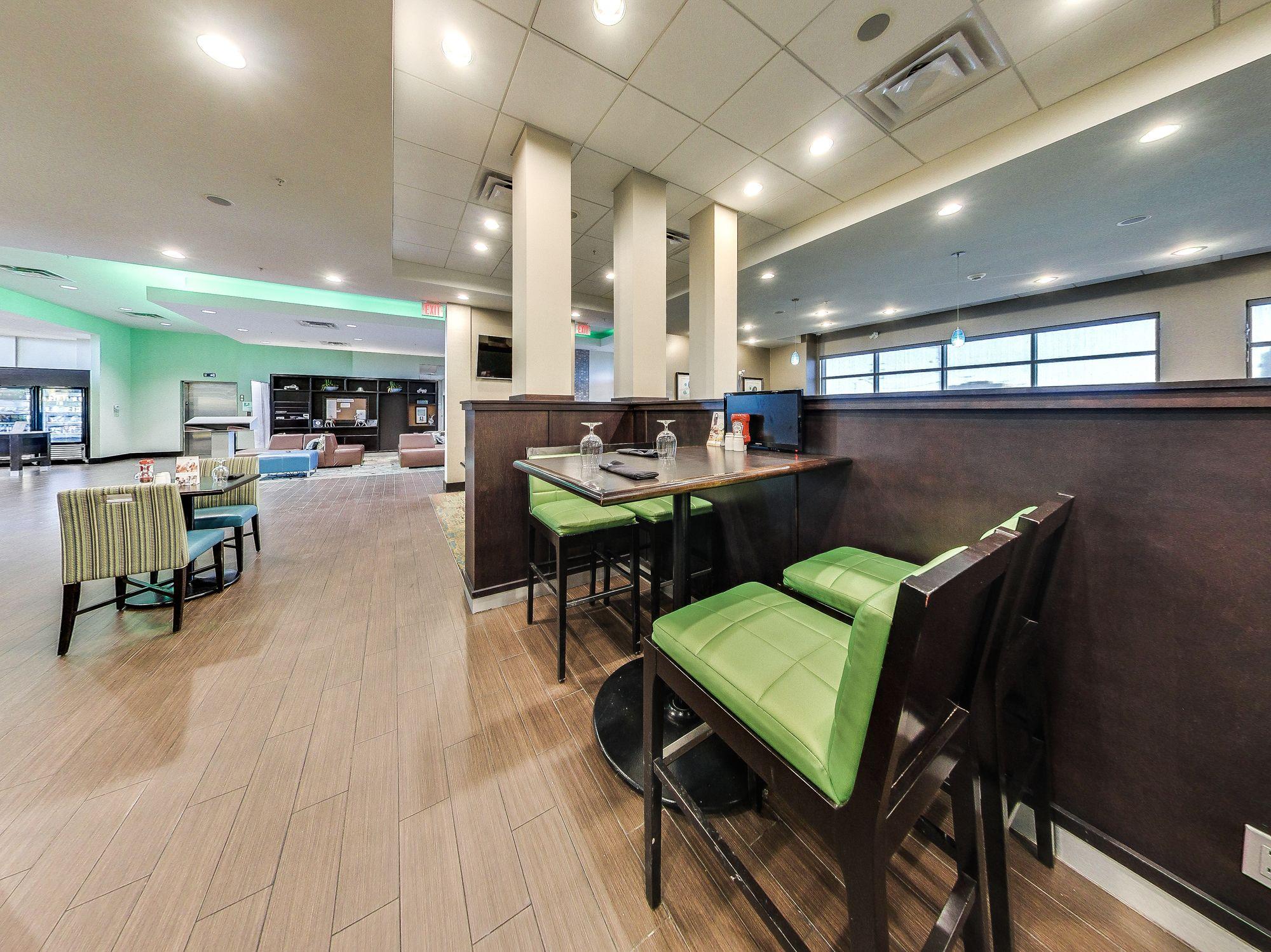 Holiday Inn Hotel & Suites Edmonton Airport Conference Centre By Ihg Nisku Bagian luar foto