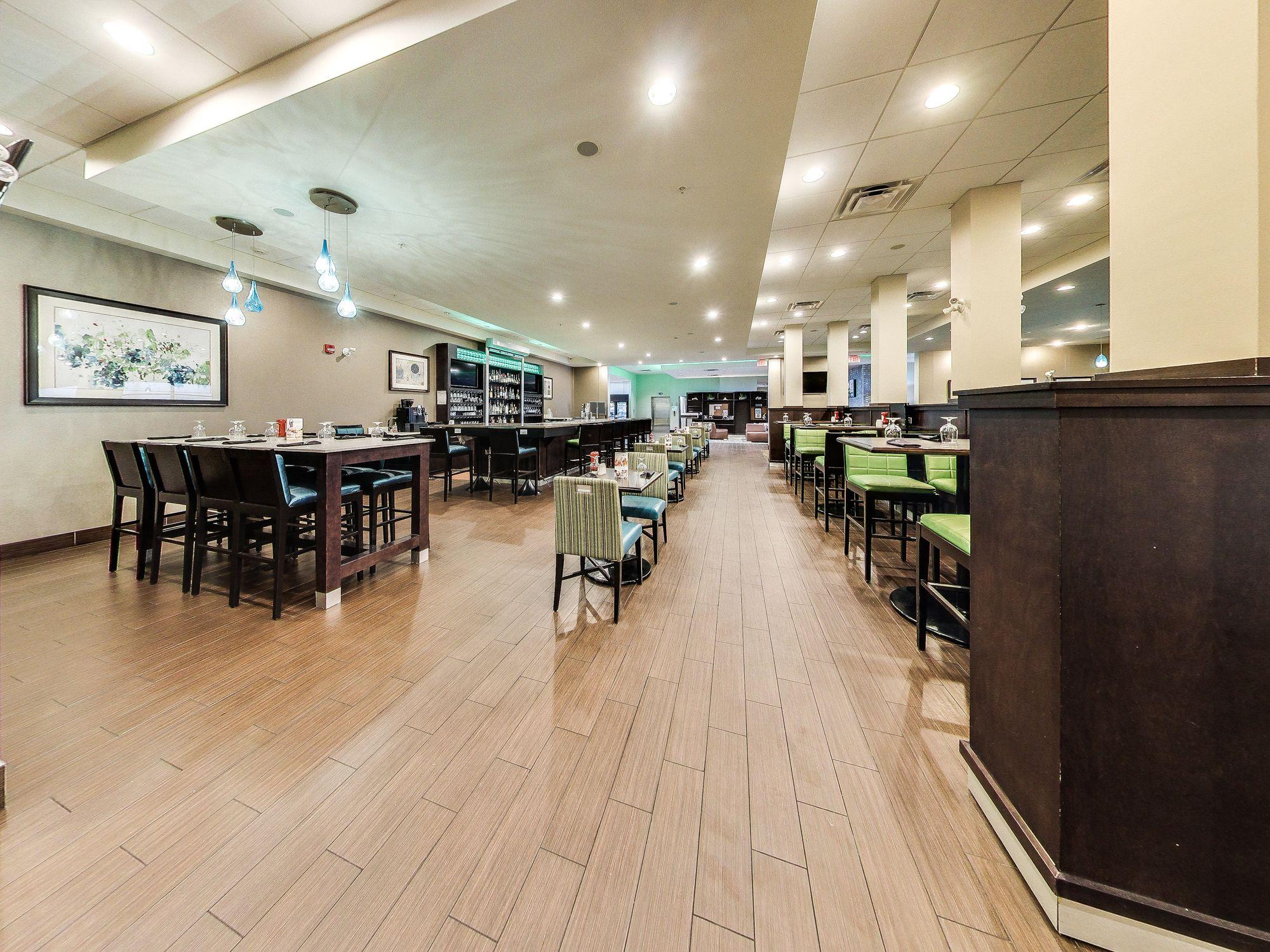 Holiday Inn Hotel & Suites Edmonton Airport Conference Centre By Ihg Nisku Bagian luar foto