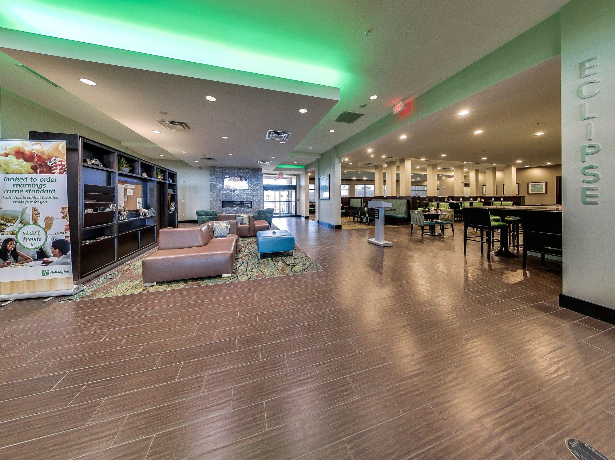 Holiday Inn Hotel & Suites Edmonton Airport Conference Centre By Ihg Nisku Bagian luar foto